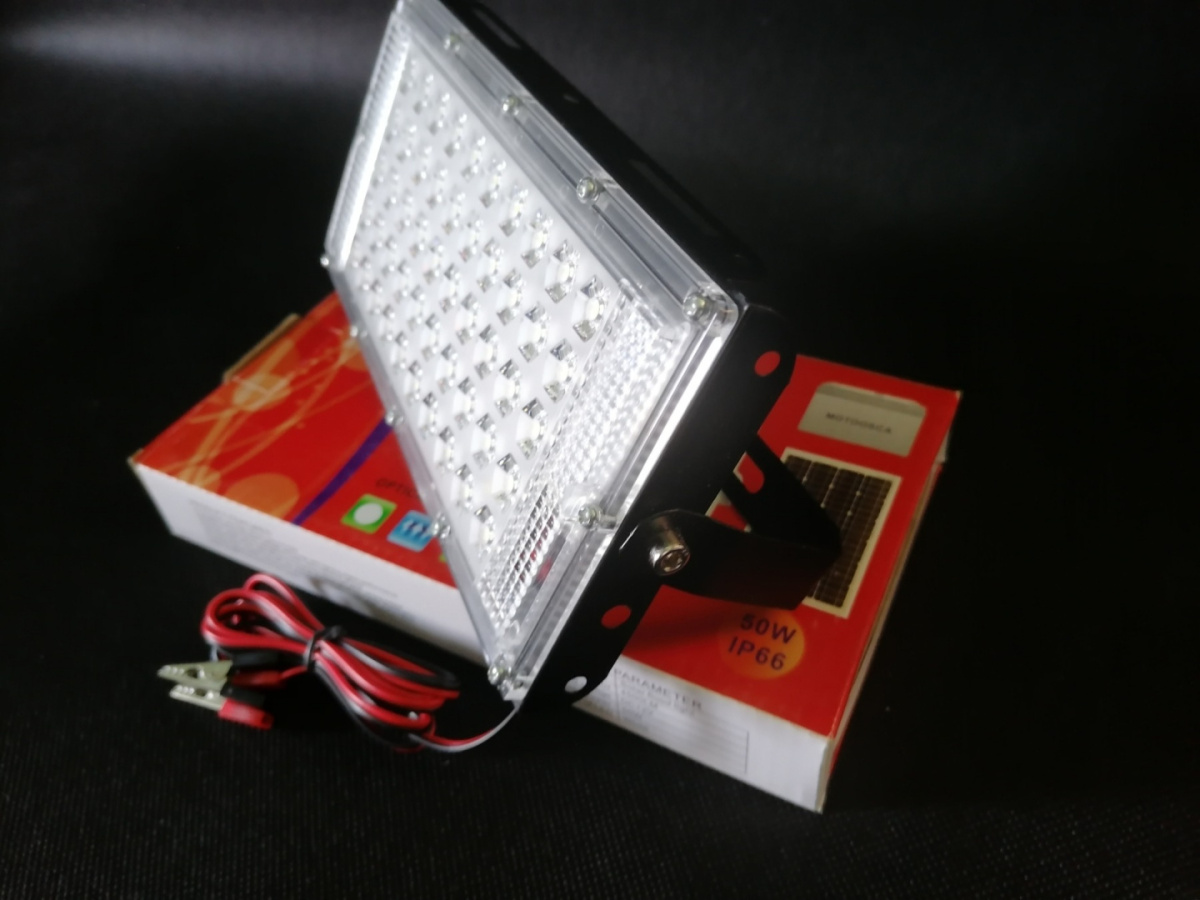 Halogen 50W na 12V mocny barwa biała zimna Halogen 50W na 12V mocny barwa biała zimna