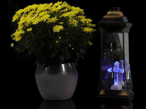 Krzyżyk Krzyż LED figurka na grób wkład 13cm plus Baterie