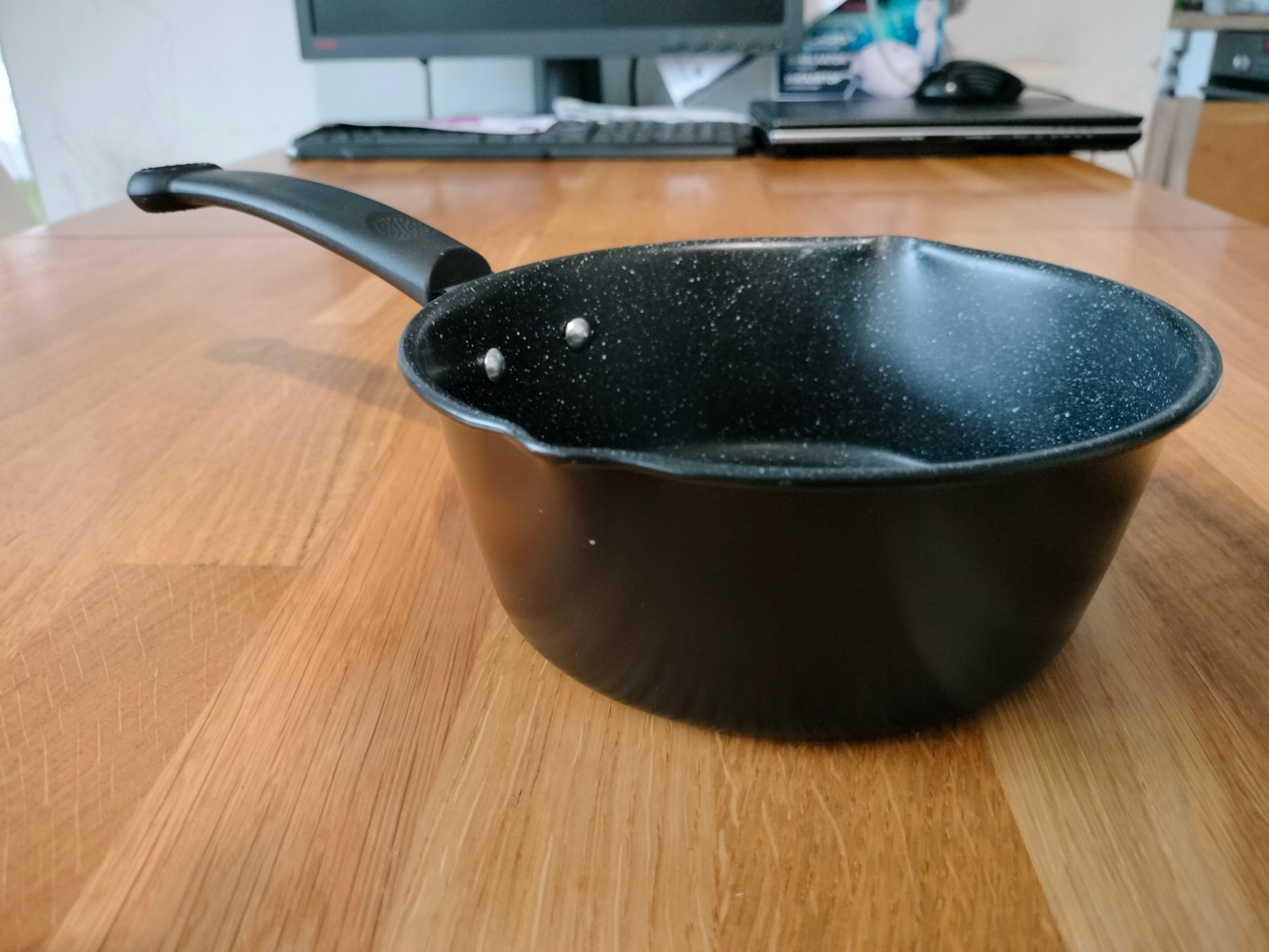 RONDELEK rondel ceramiczny GRANITOWY mały z dziubkiem 1,2 l. stal porządna Typ powłoki granitowa
